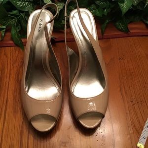 NWOT Style & Co Khaki platform pumps, SZ 11